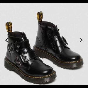 Dr. Martens Kids Black Boots with Star Details